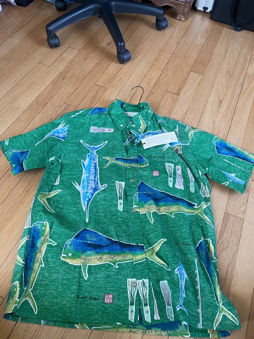 Green Tropical Fish Print Button-Up Shirt